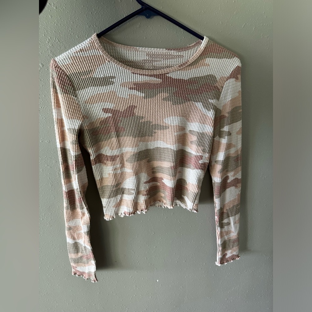 Medium American Eagel pink camo cropped long sleeve